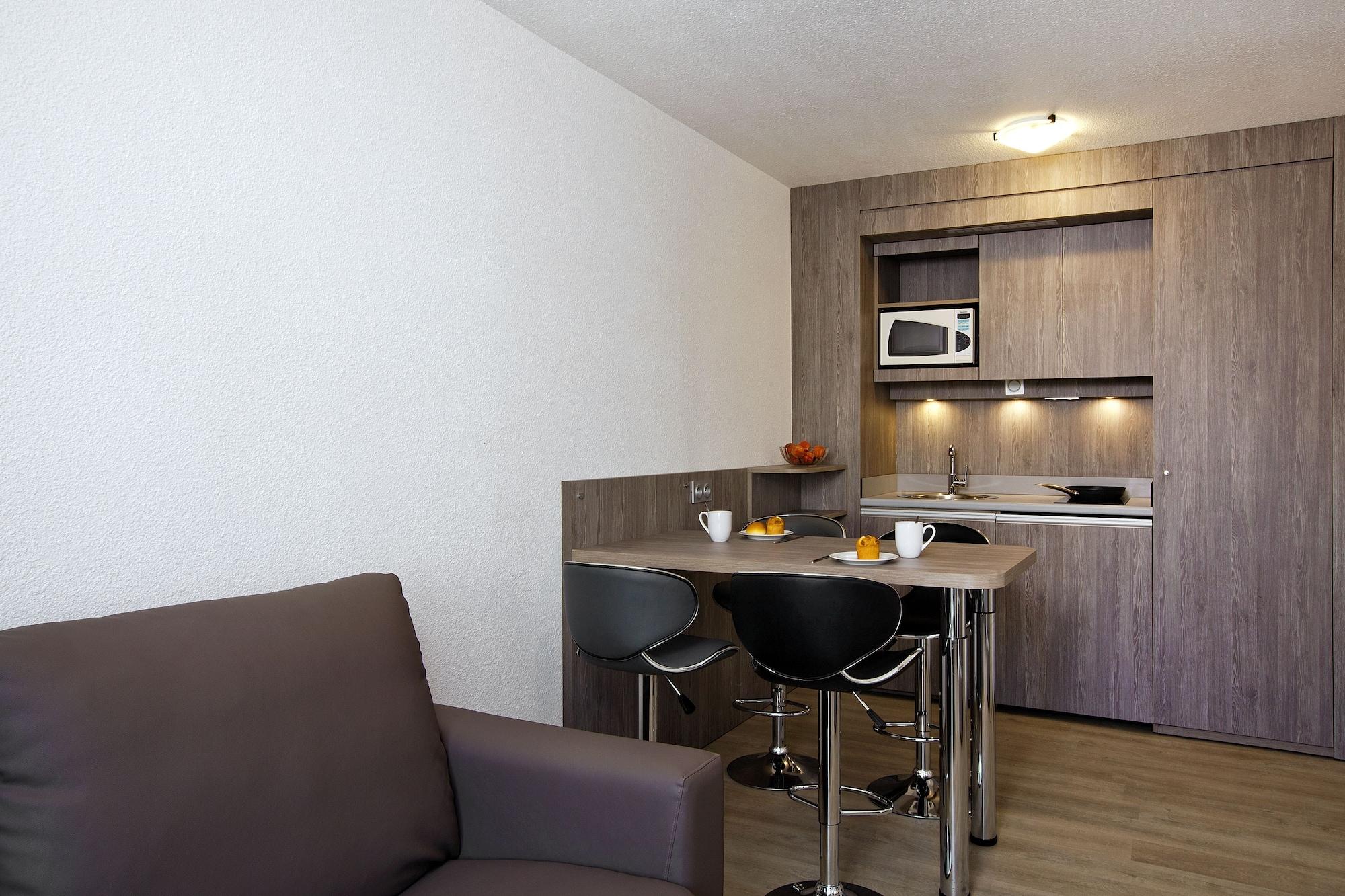 Séjours&Affaires Reims Clairmarais Exterior foto